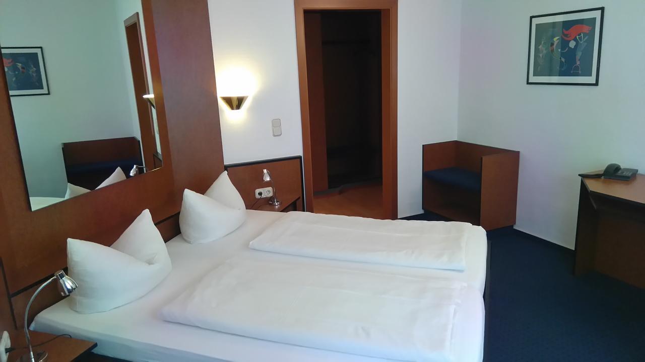 Hotel Loewensteiner Hof Haus Am Neuplatz Wertheim Kültér fotó