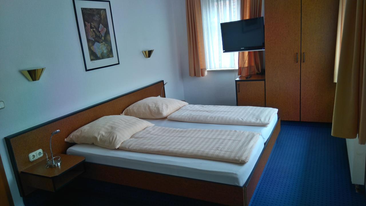 Hotel Loewensteiner Hof Haus Am Neuplatz Wertheim Kültér fotó