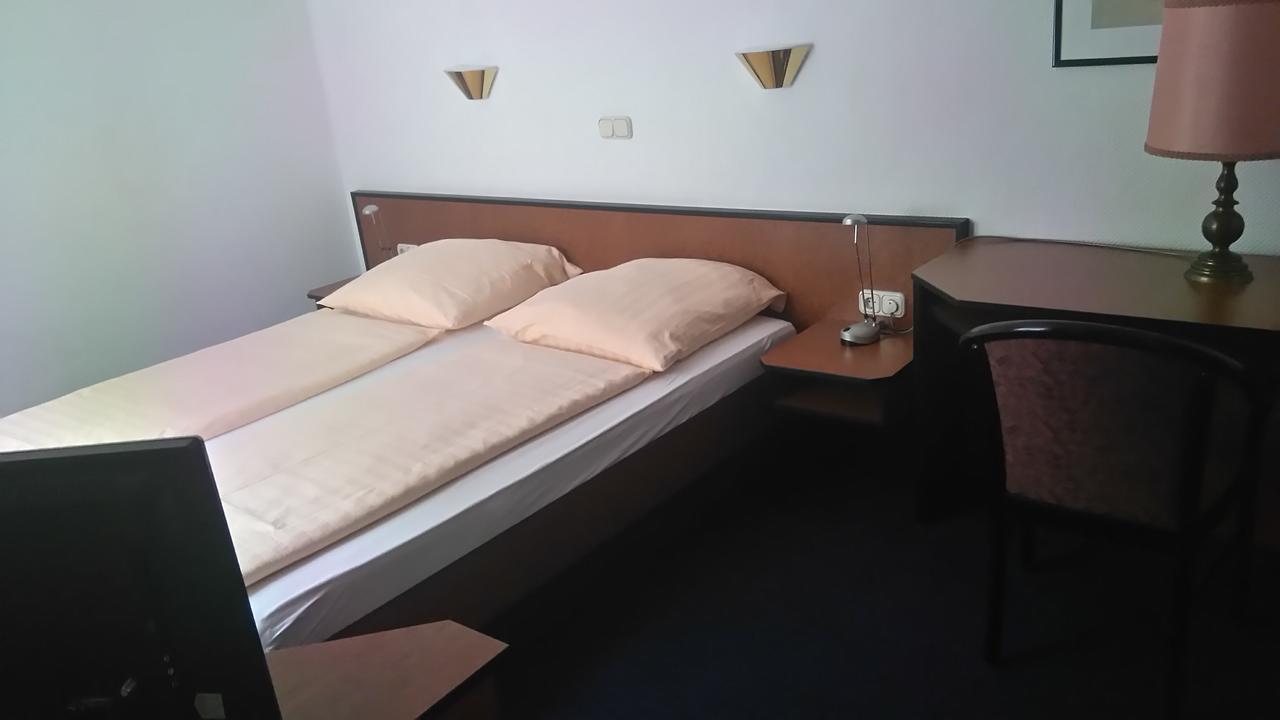 Hotel Loewensteiner Hof Haus Am Neuplatz Wertheim Kültér fotó